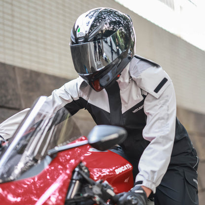 Wind- und wasserdichte Regenjacke mit Kapuze